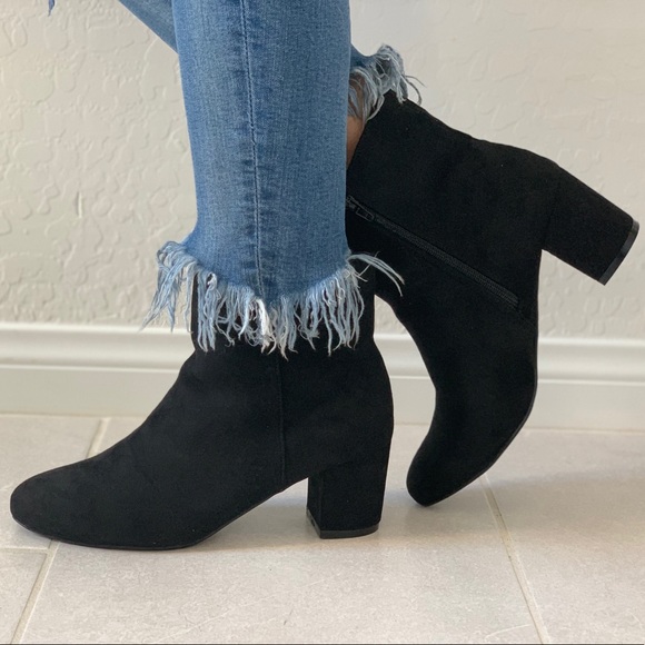 Boutique Shoes - NIB Black Kitten Block Heel Ankle Chelsea Booties